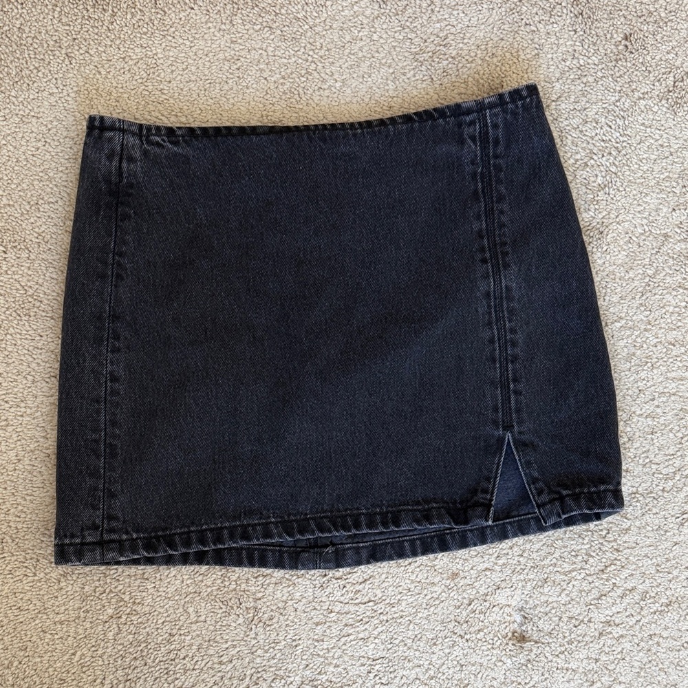 Aritzia Denim Forum- The 90’s Mini Denim Skirt